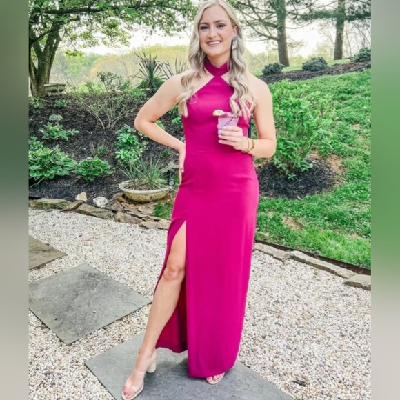 BlackFridaySale AMANDA UPRICHARD QUEEN GOWN 💖 - Picture 8 of 9